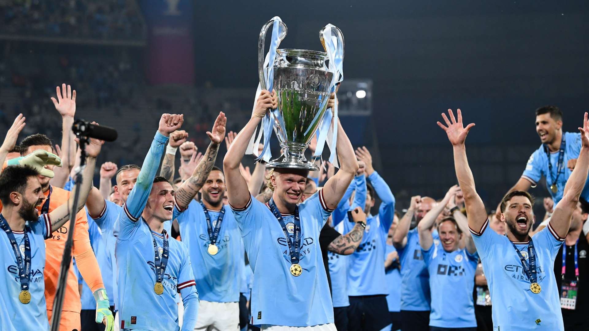 他作為後腰 他作為後腰